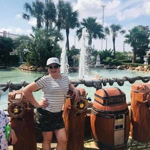 Meet your Posher, Albertina